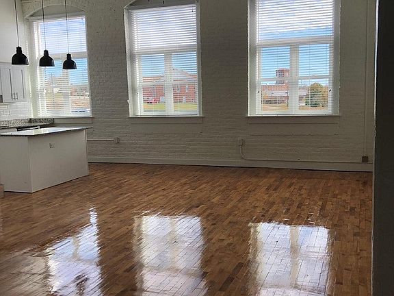 4th image of 700 Watkins Ave #463844