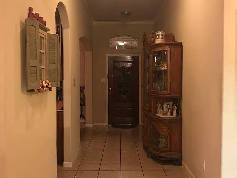 7208 Valentine Ln — Photo 2