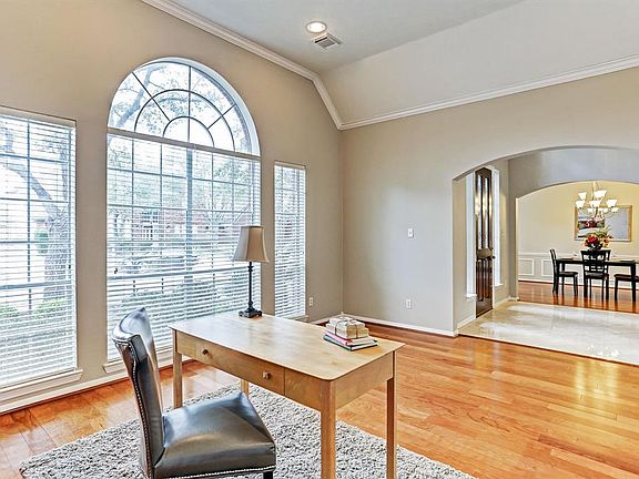 5th image of 1715 Crescent Oak Dr
