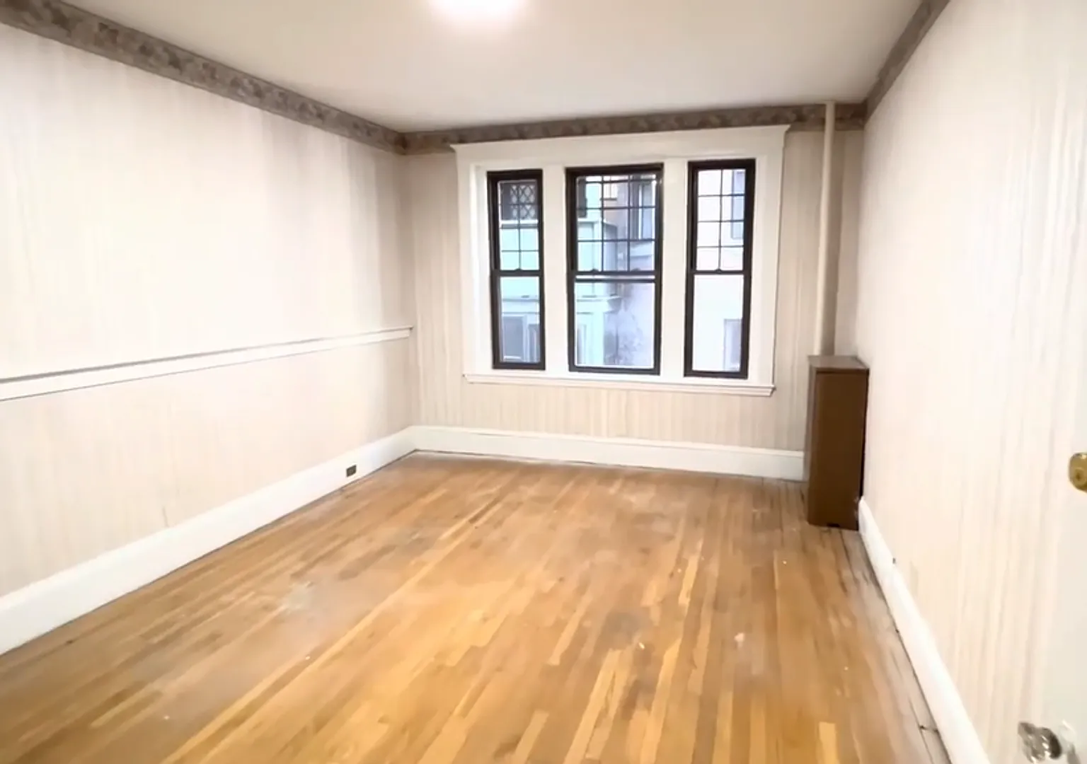 Longwood 2-Bed w/heat — Photo 4