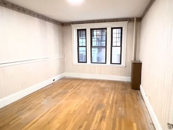 4th image of 109 Saint Paul St #33