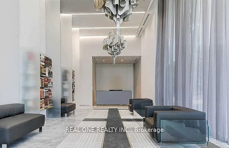 8 Hillsdale Ave E #729 — Photo 2
