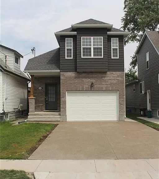 438 McAlpine Ave N — Photo 1