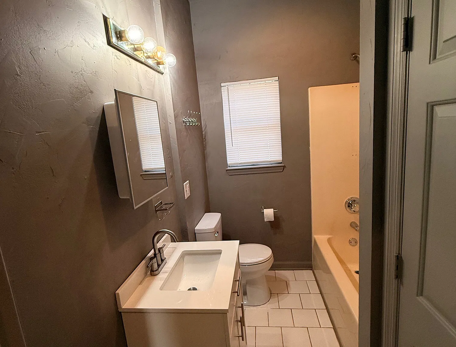 2 bed, 800 sqft, $925 — Photo 4