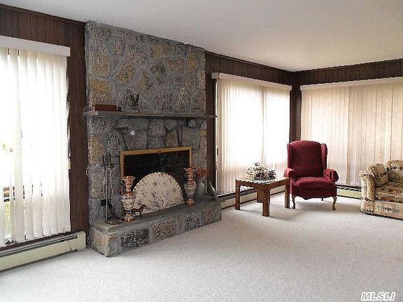 4th image of 700 Dawn Dr