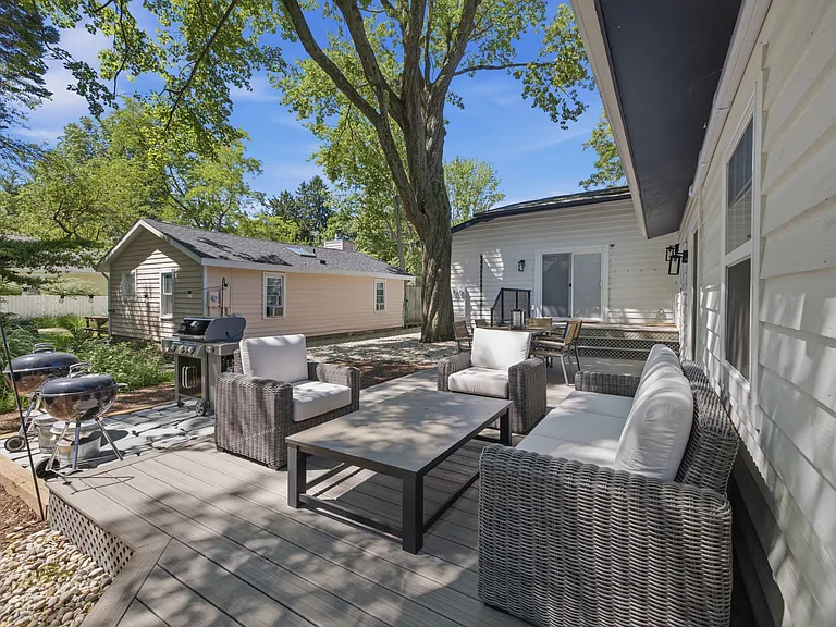 15775 Lakeshore Rd #1 — Photo 24