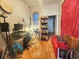 Rented by RELEASE NY