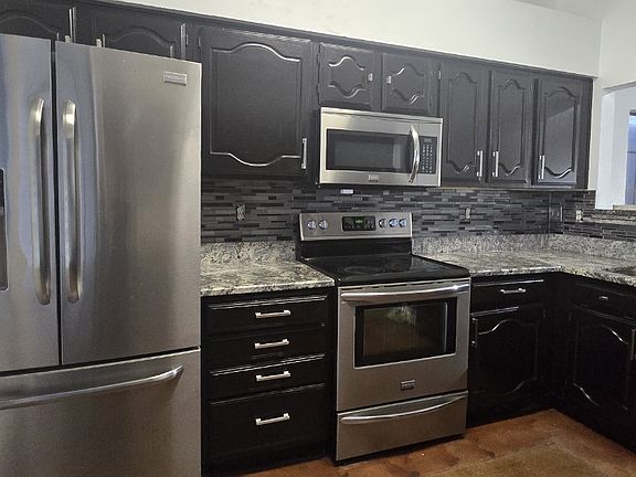 5th image of 1621 Colborne Dr