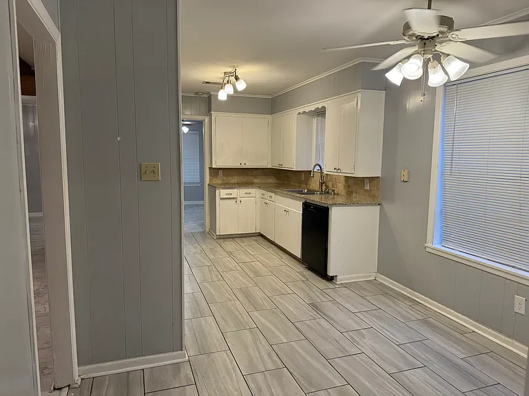 7213 University Dr — Photo 12
