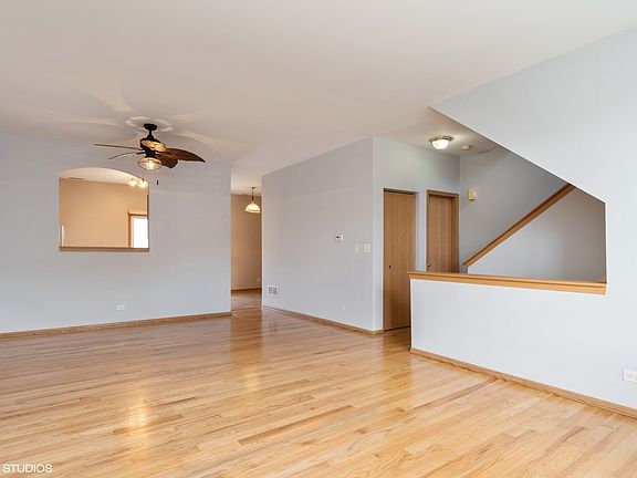 3rd image of 1632 Fieldstone Dr N