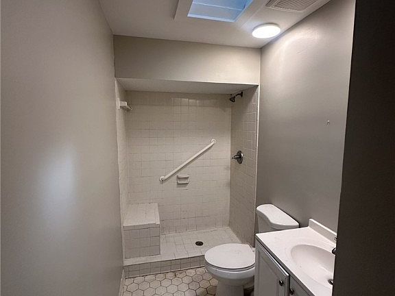 4th image of 29 Ventura Blvd