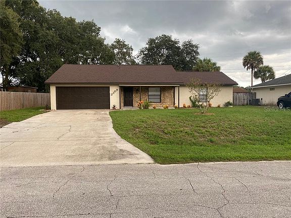 3rd image of 2309 Fern Palm Dr