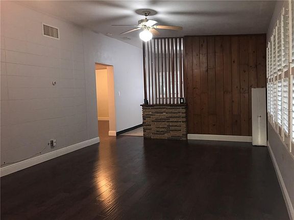 4th image of 1326 Shady Lane Dr