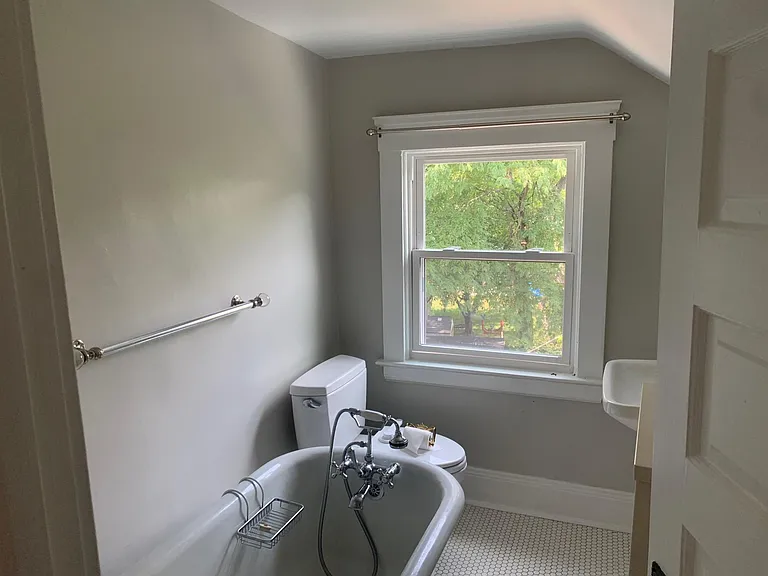 2399 Woodmere Dr — Photo 10