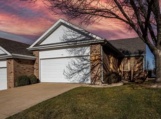 313 Holloway Ridge Ct, Ballwin, MO 63011