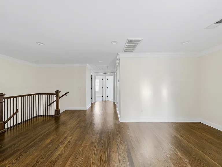 1020 Easton Ct — Photo 21