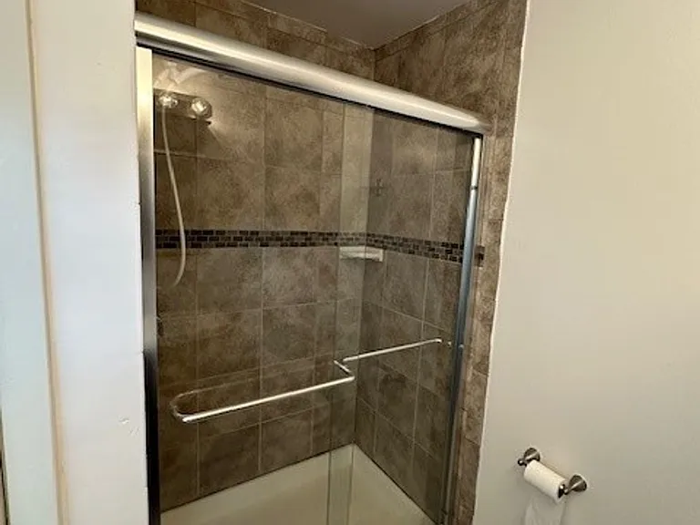 500 Manor House Ln — Photo 34