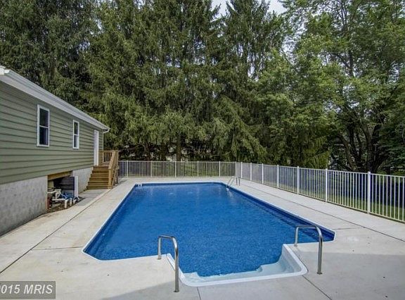 5th image of 4112 Croftleigh Ct
