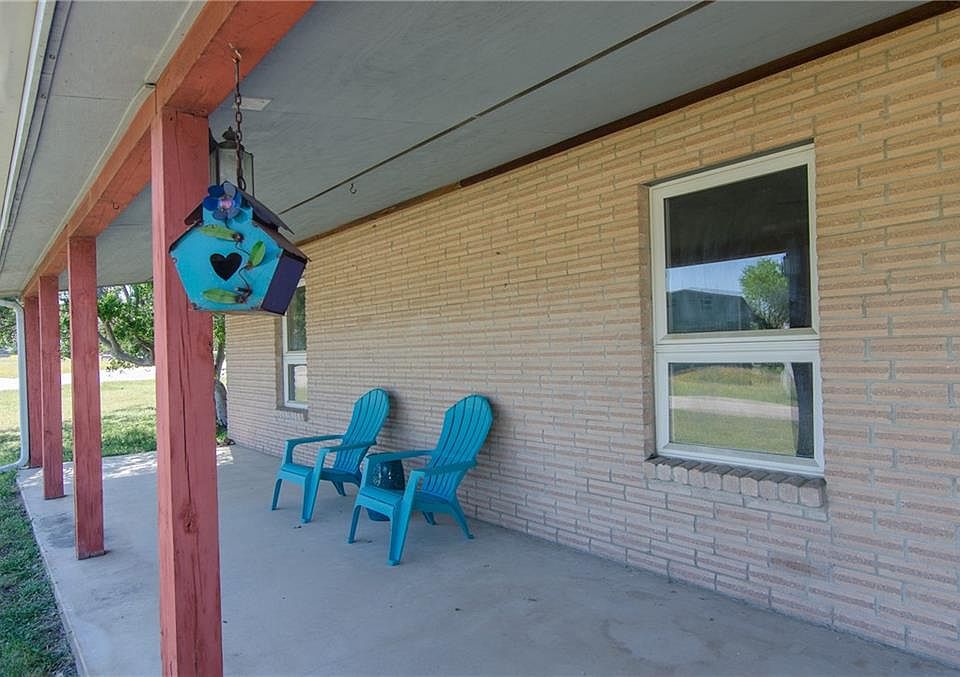 1st image of 201 Oakleaf Dr
