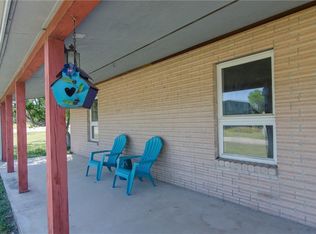 201 Oakleaf Dr, Sunrise Beach, TX 78643