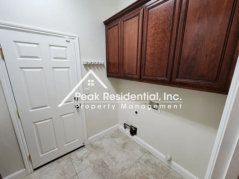 1044 Sandwick Way — Photo 27