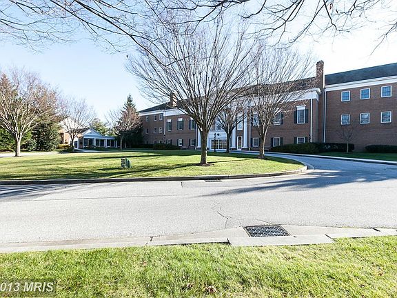 2nd image of 208 Brightwood Club Dr #208