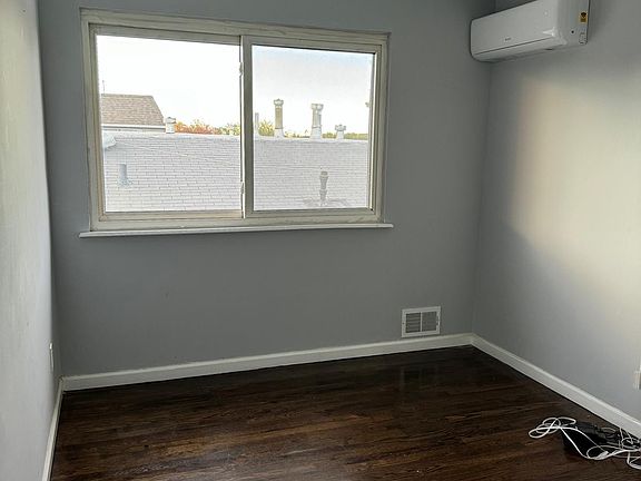 5th image of 1633 Bell Blvd