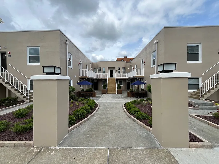 200 Amber St — Photo 6