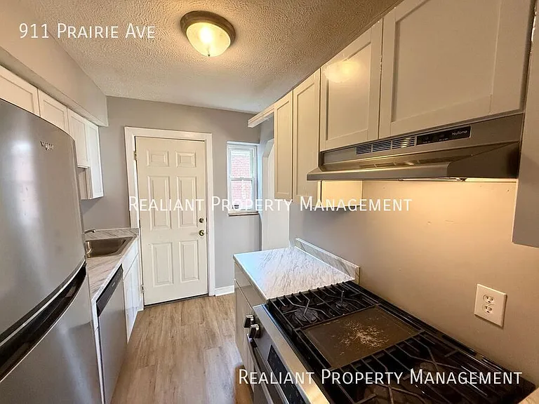 911 Prairie Ave — Photo 7