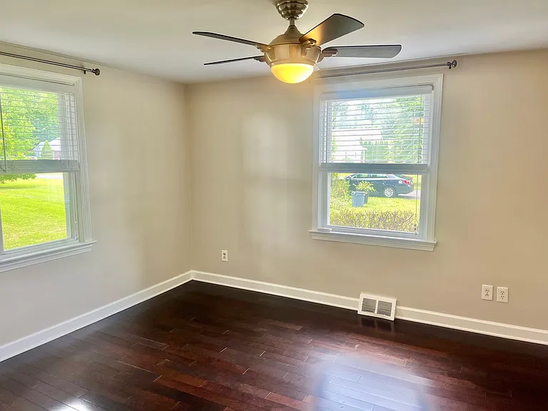 132 S Eastview Ave — Photo 18