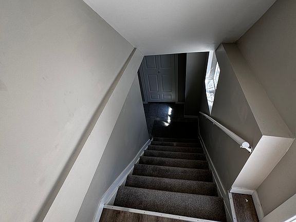 3rd image of 916 19th Ave SE #B