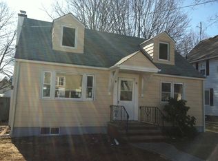 50 Searing St, Dover, NJ 07801