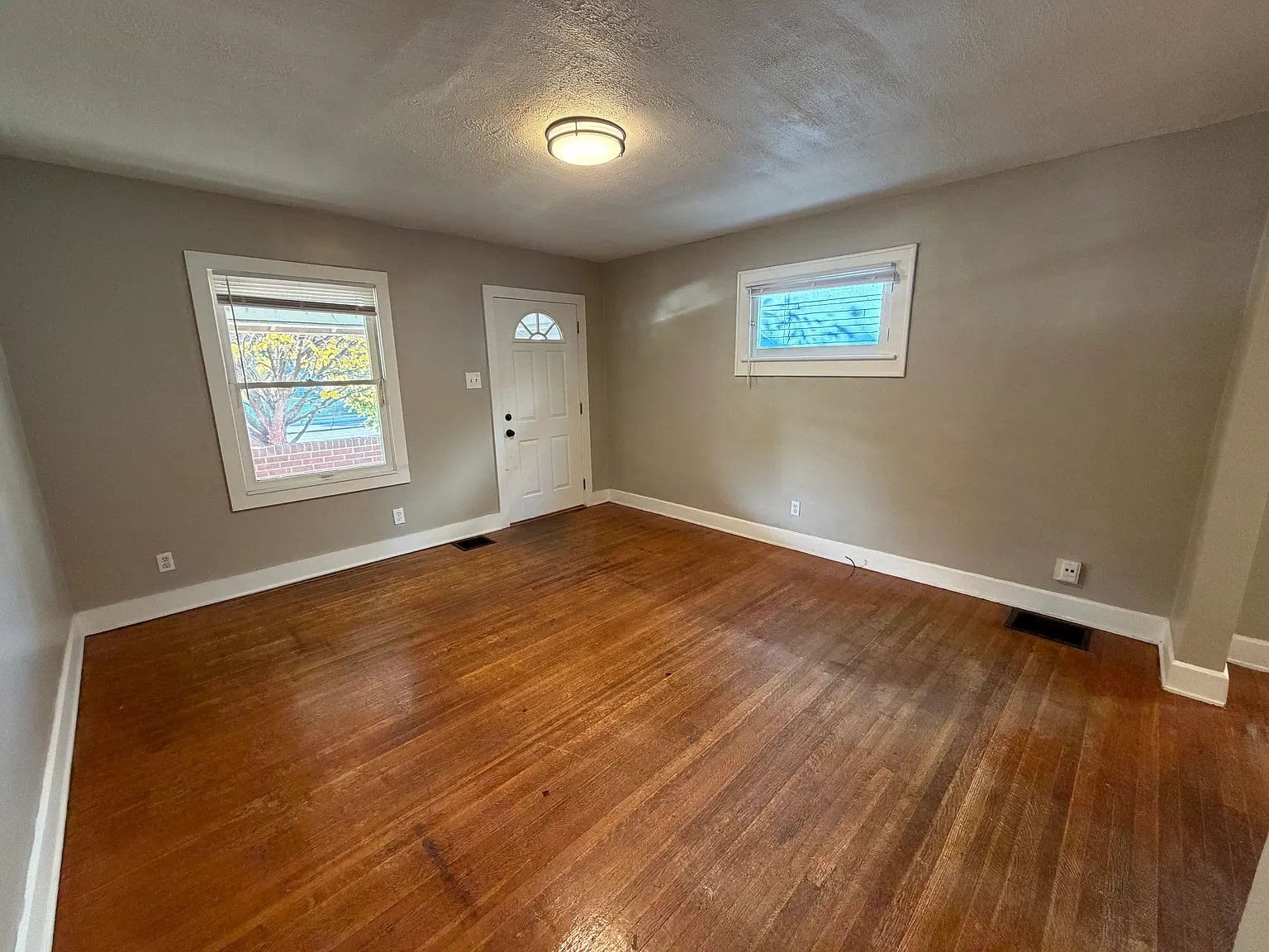 2 bed, 1350 sqft, $1,600 — Photo 3