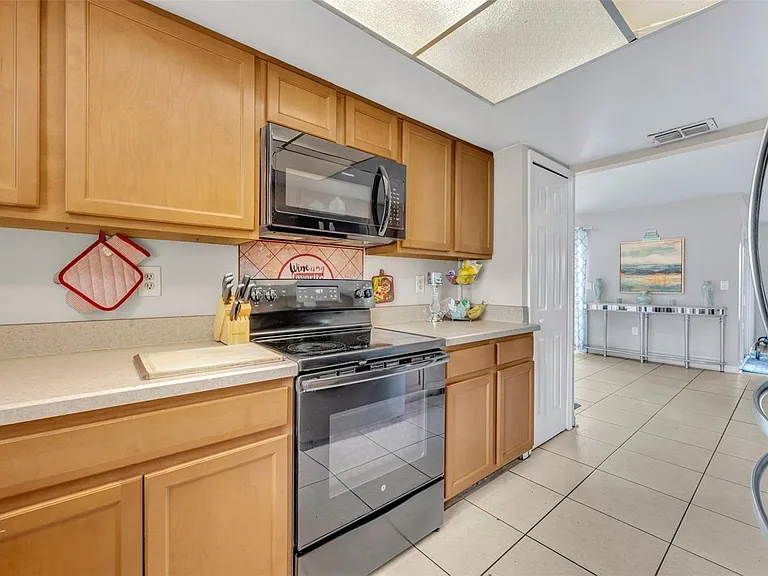 832 Valnera Ct — Photo 8