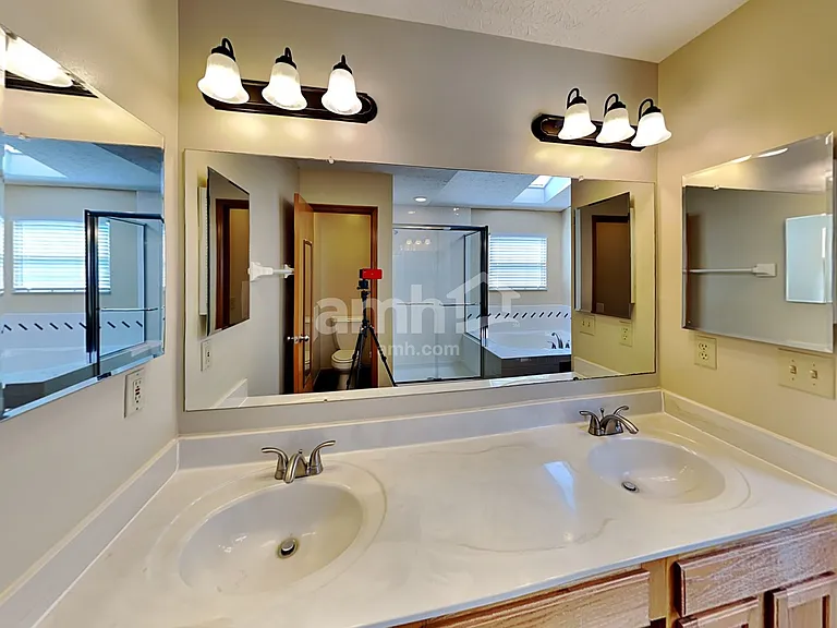 12098 Mallard Pond Dr — Photo 8