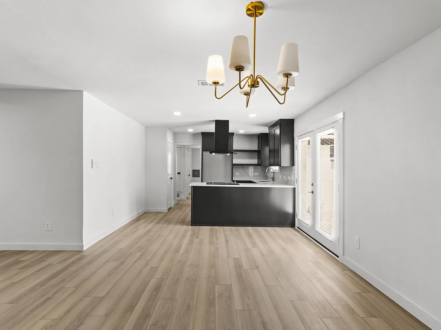 4 bed, 1805 sqft, $2,800 — Photo 3
