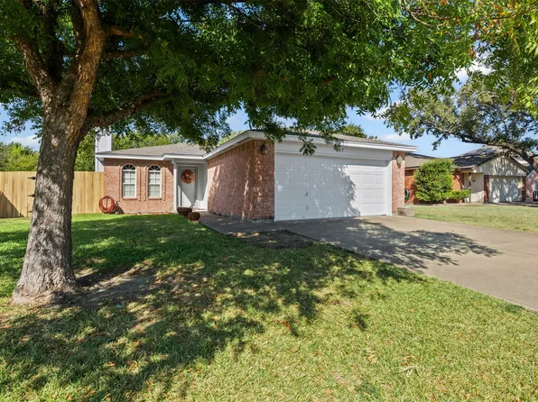 857 McCully St, White Settlement, TX 76108