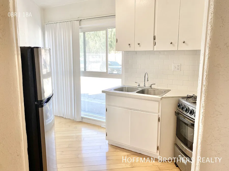 485 S Roxbury Dr Beverly Hills, CA 90212 — Photo 3
