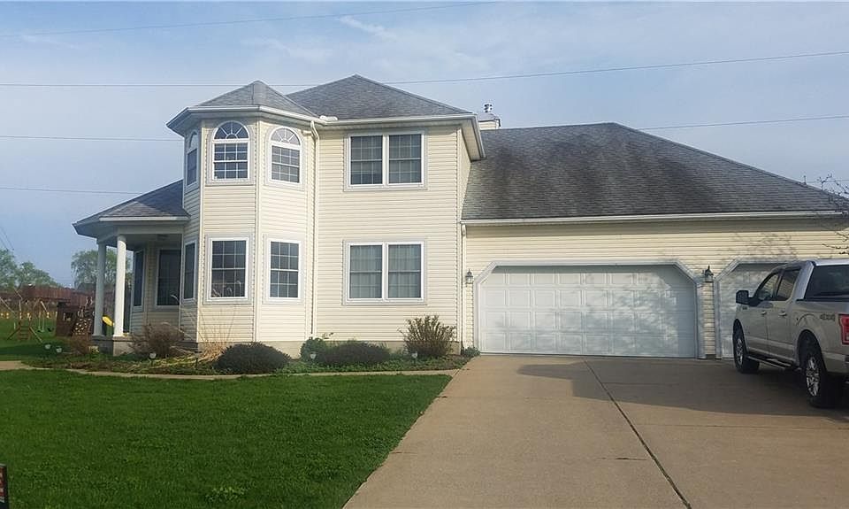 1st image of 10909 Village Cir S