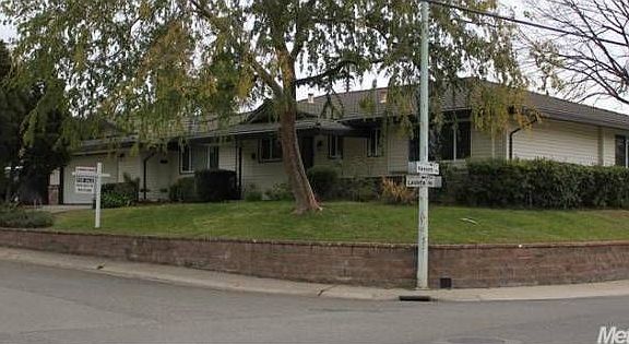 Corner Lot view