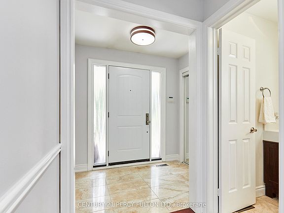 4th image of 35 Ashland Cres