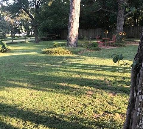 2nd image of 346 W Redbud Ln