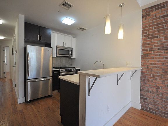 4th image of 35A Lexington Ave APT 2