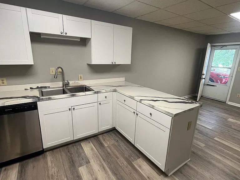301 Cypress St #4 — Photo 4