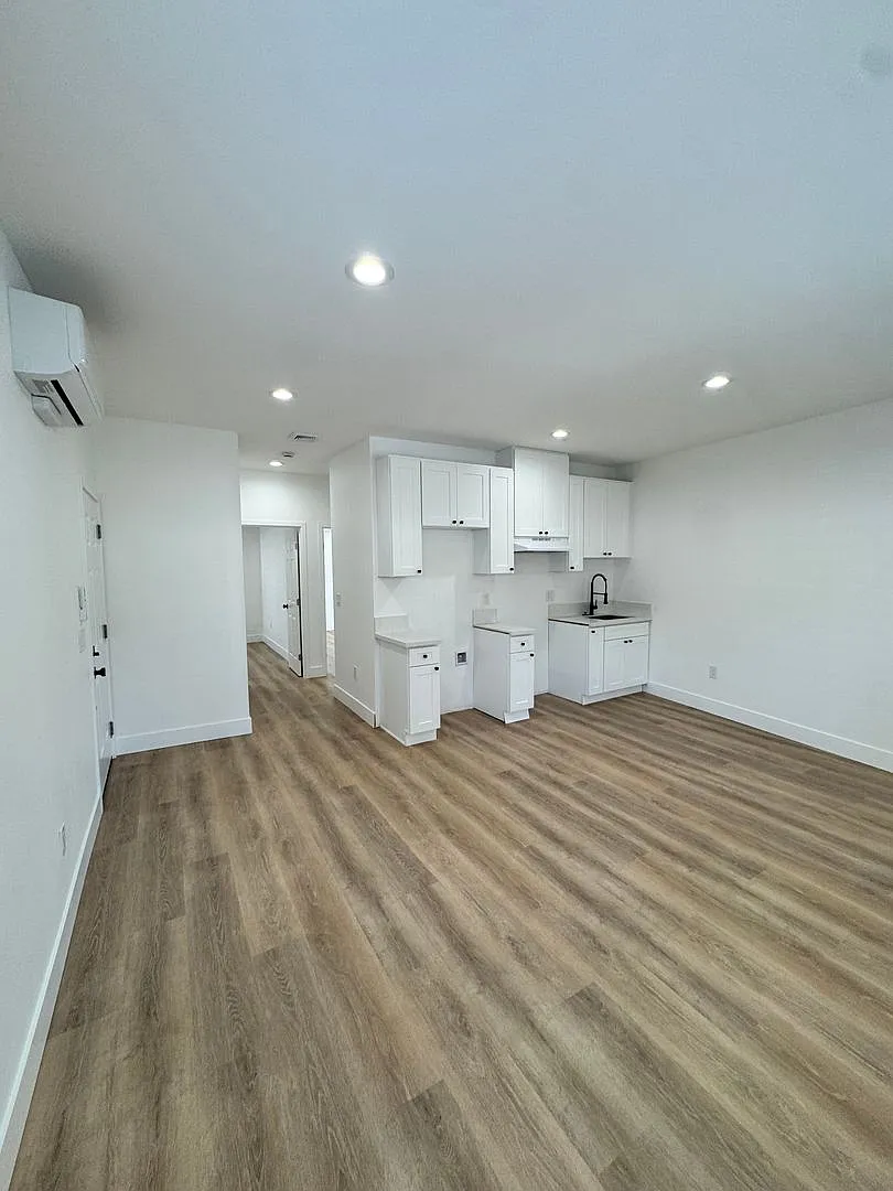 5201 E Anaheim Rd. — Photo 2