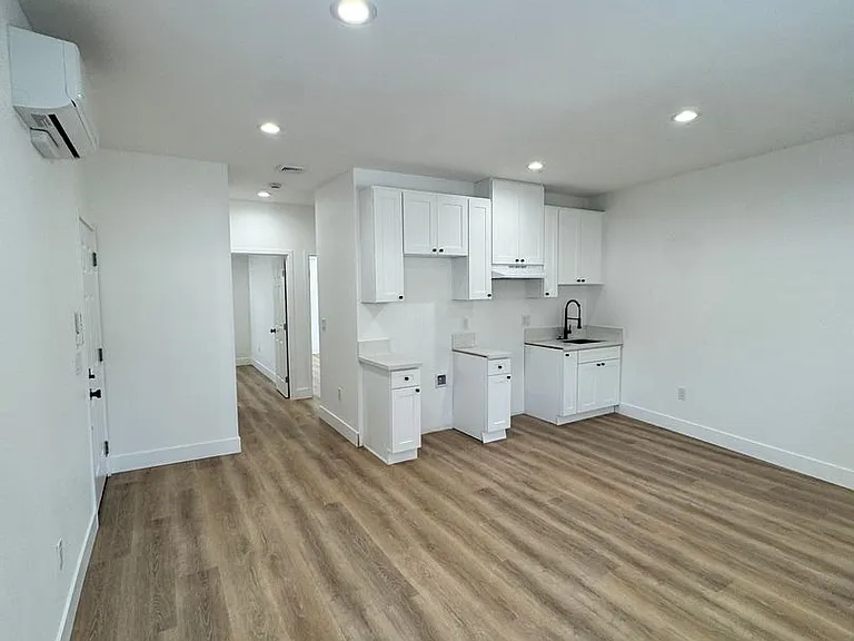 5201 E Anaheim Rd. — Photo 21