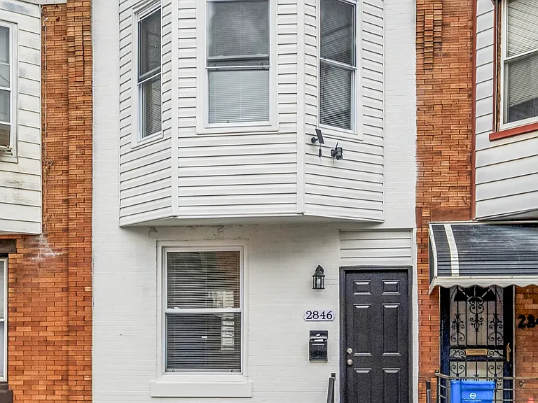2846 N Stillman St — Photo 2