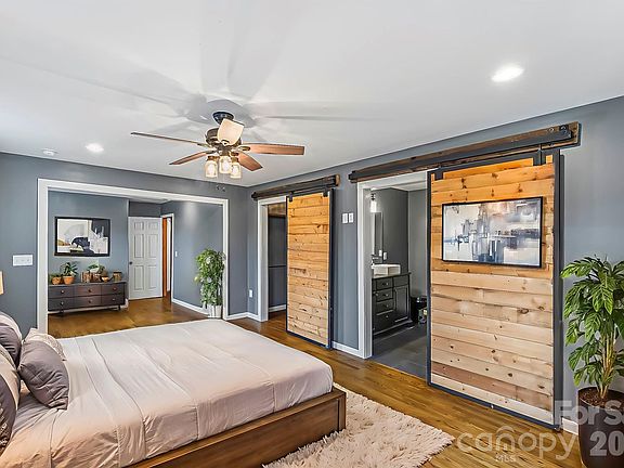 4th image of 103 Clark St