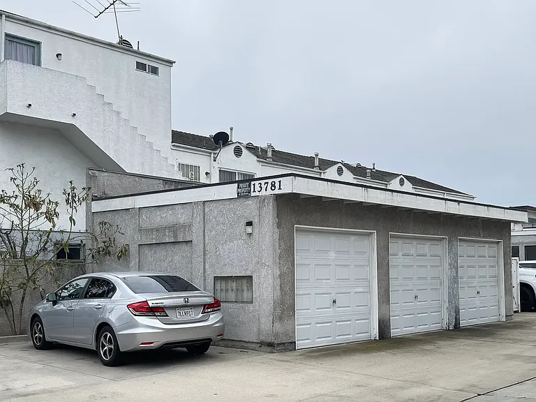 13781 Cherry St — Photo 17