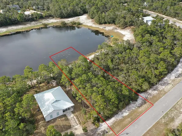 160 Lakes On The Bluff Dr, Eastpoint, FL 32328